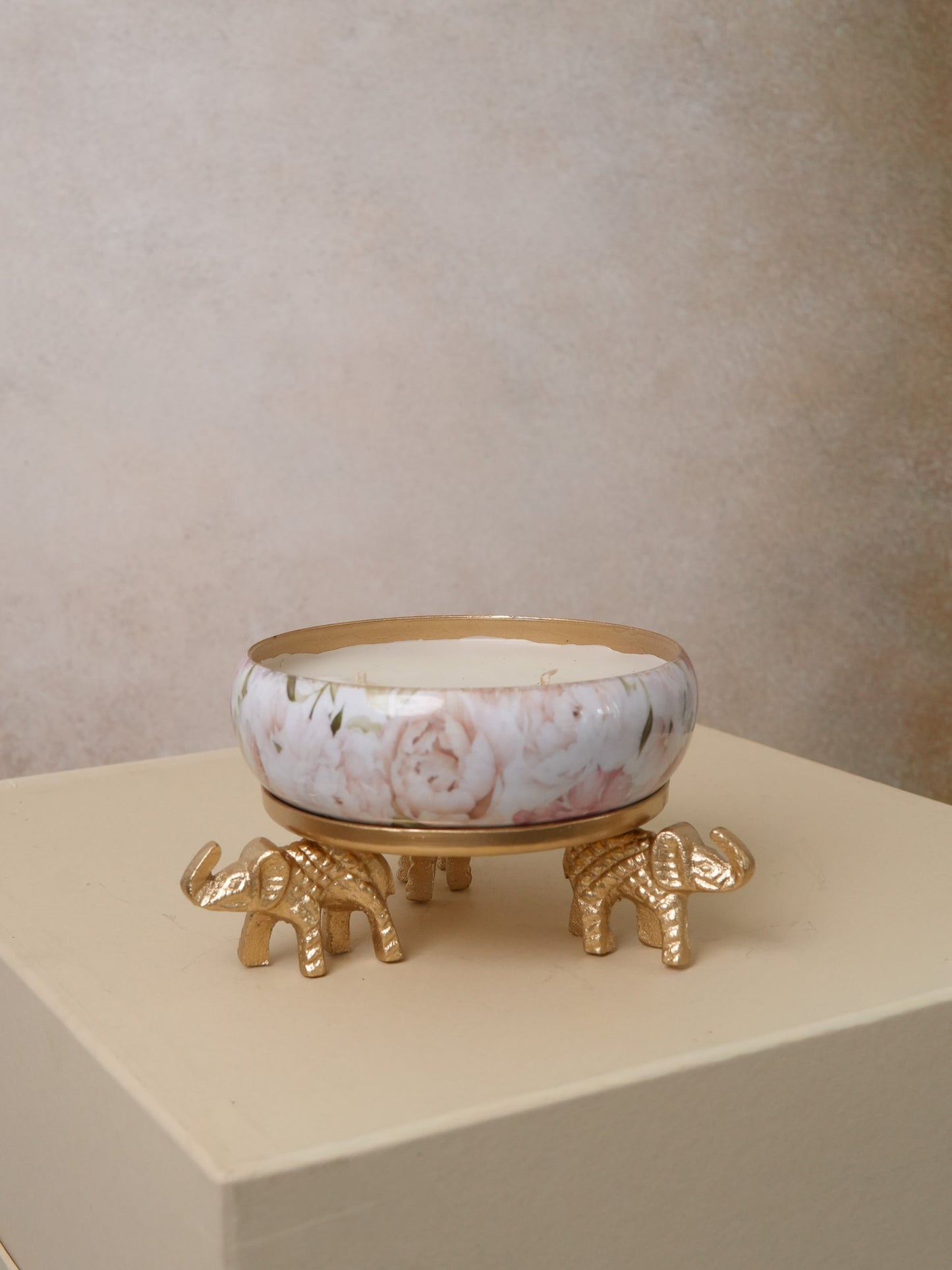 Printed Urli Scented Exotic Candle with Stand
