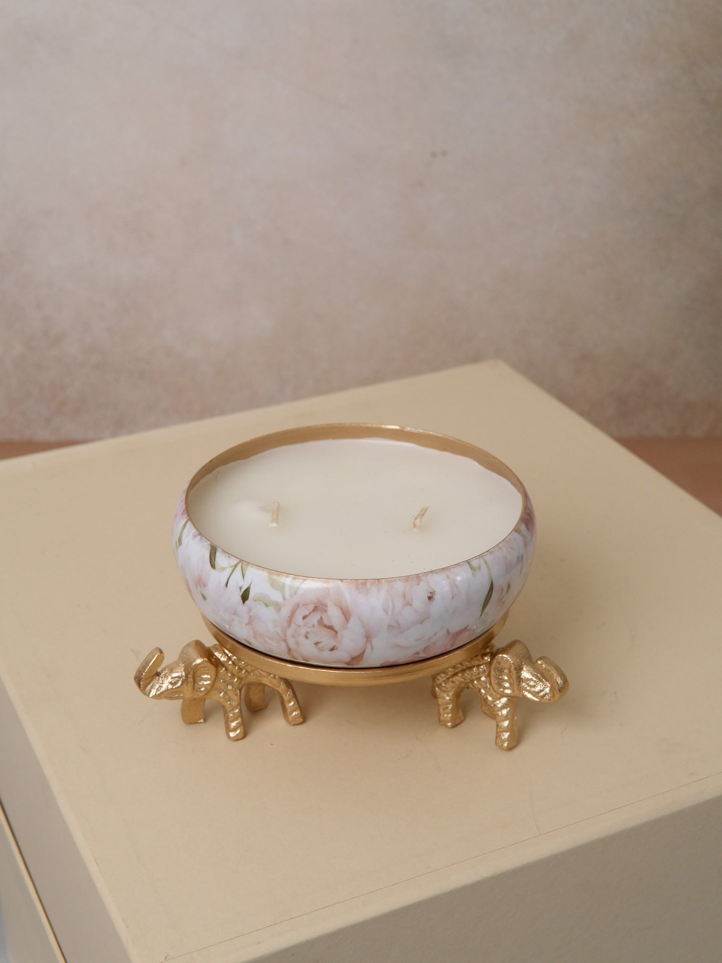 Printed Urli Scented Exotic Candle with Stand