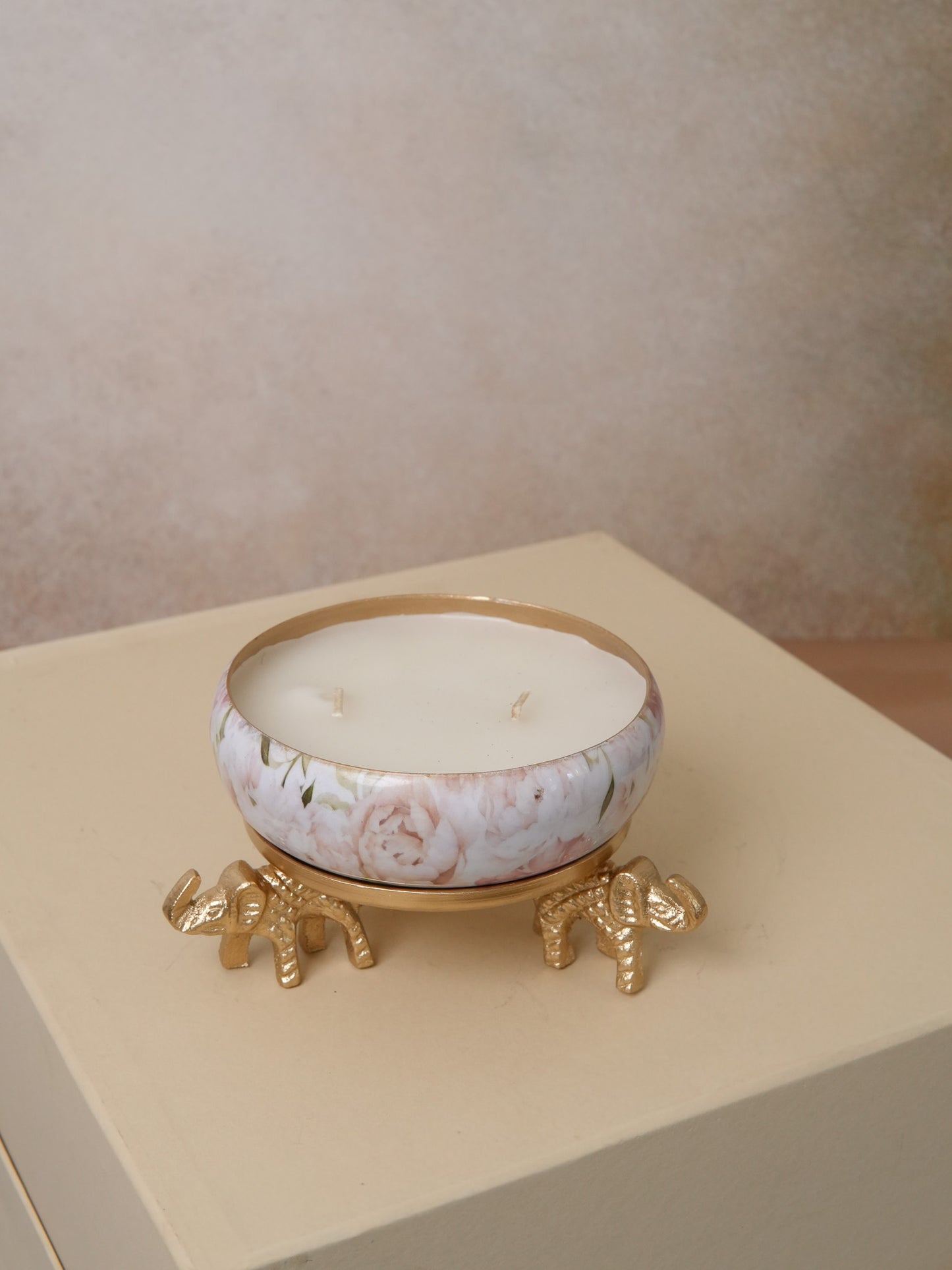 Printed Urli Scented Exotic Candle with Stand