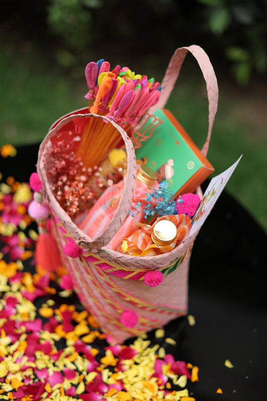 Holi pink hamper