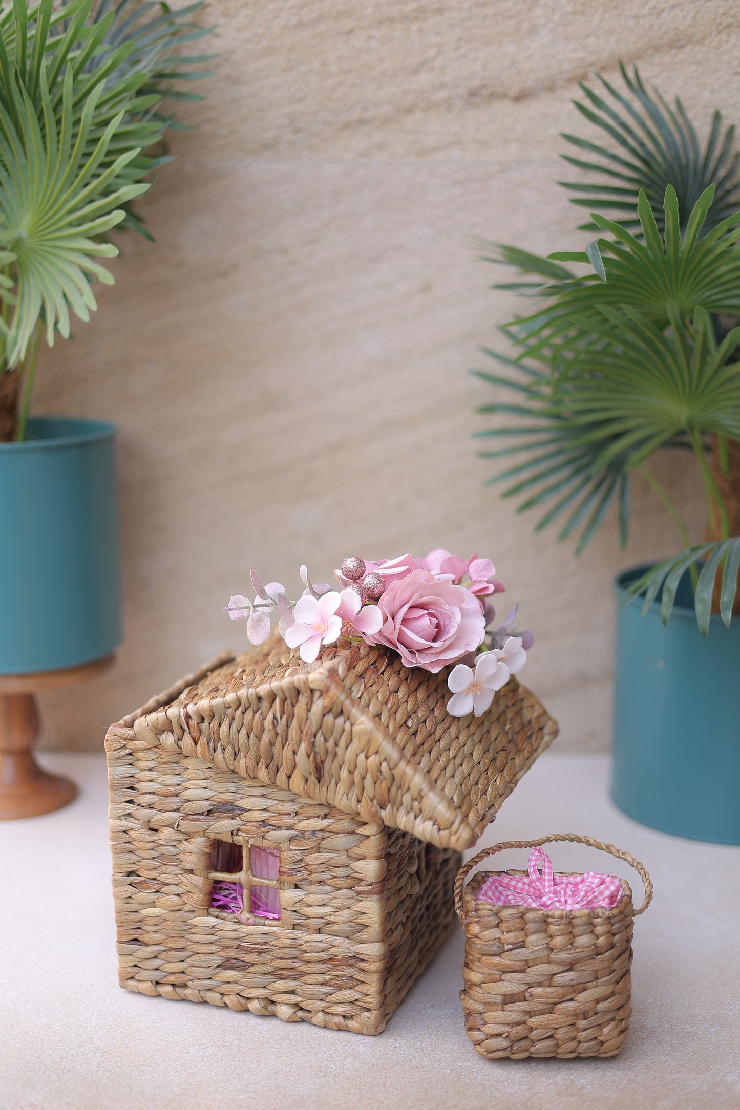 Baby announcement hut basket