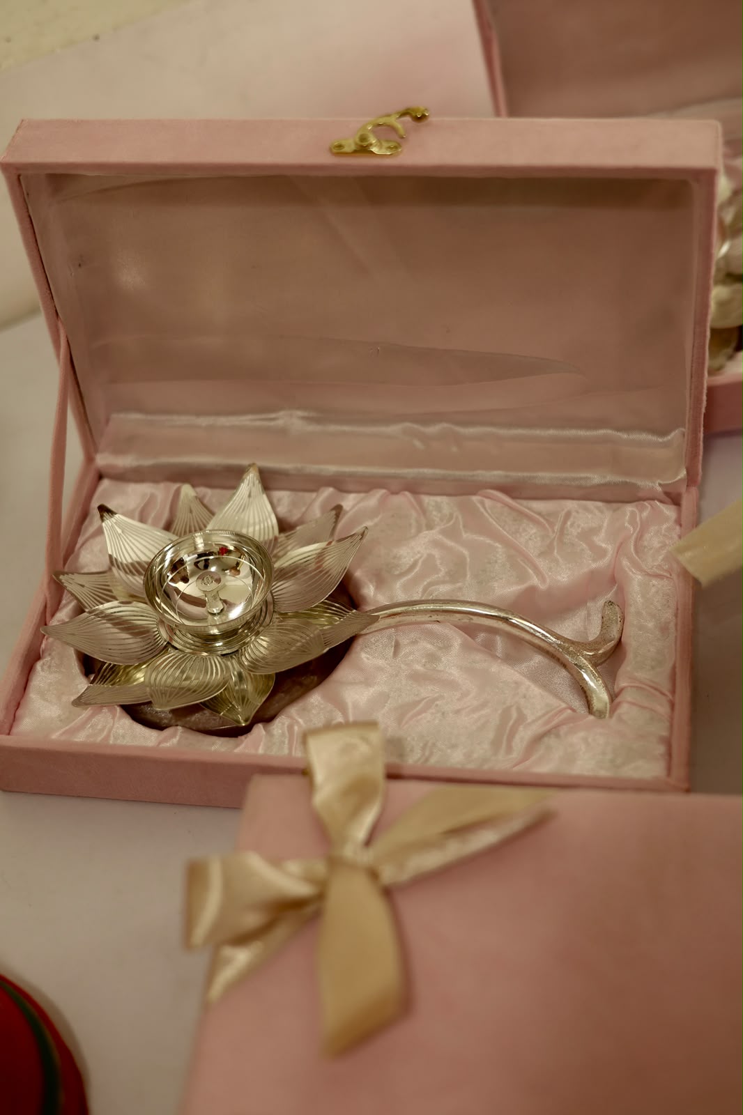 Metal gifting diya with handle and box packing